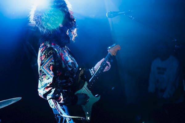 心震わせる歌声と鋭利なロックの衝撃――『Grasshopper vol.40』爛漫天国、YANK、(((((Cutie)))))が音楽で繋いだ濃密な3マンをレポート