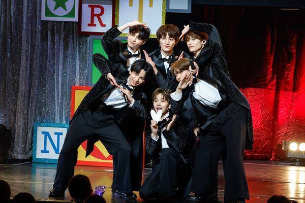 ONE N’ ONLYがSWAGと過ごした愛と笑顔の聖夜「来年もきっといい年になる」ONE N’ LIVE 2024 ハピホリ ～Merry XmaSWAG～ライブレポート