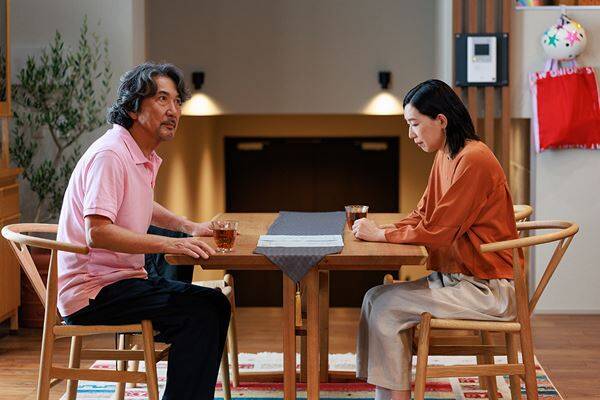 Netflix『俺のこと、なんか言ってた？』メイン予告＆キーアート解禁　宮藤官九郎×横山剣による劇中曲も