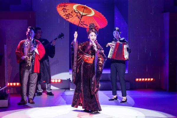 大パルコ人⑤オカタイロックオペラ『雨の傍聴席、おんなは裸足…』が開幕　出演者のコメント＆舞台写真到着　ライブ配信も決定