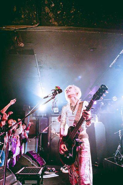 つきみ、愛と衝動を鳴らしたツアー初日 Conton Candyと作り上げた“ライブハウスという居場所”