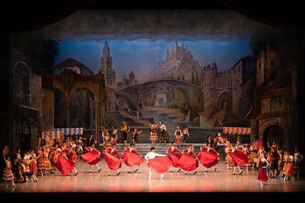 東京バレエ団が3年ぶりに『ドン・キホーテ』全幕を上演。ゲストを含む6組の華やかな競演、いよいよ開幕