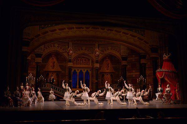 牧阿佐美バレヱ団『白鳥の湖』が間もなく開幕　伝統の古典全幕作品で新たなヒロインが羽ばたく