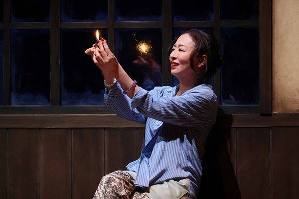 松雪泰子、坂東龍汰らが紡ぐ欲望の揺らぎ 『危険なワルツ』開幕コメント＆舞台写真が到着