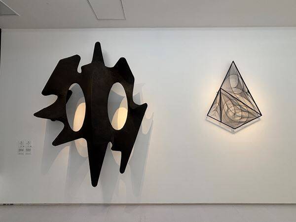 【展示レポート】『AAC25周年記念展』　立体アートコンペ「AAC」が輩出したアーティストたちの多様な表現を楽しめる