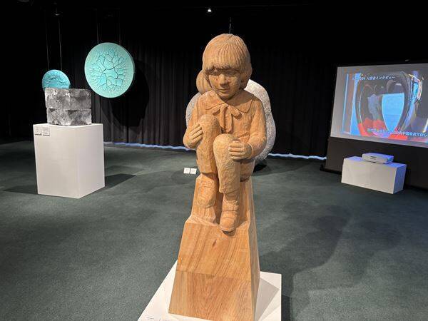 【展示レポート】『AAC25周年記念展』　立体アートコンペ「AAC」が輩出したアーティストたちの多様な表現を楽しめる