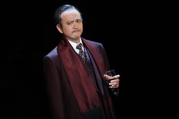 大竹しのぶ主演『ピアフ』が上演200回を達成、中村長三郎＆岩崎宏美がサプライズでお祝い