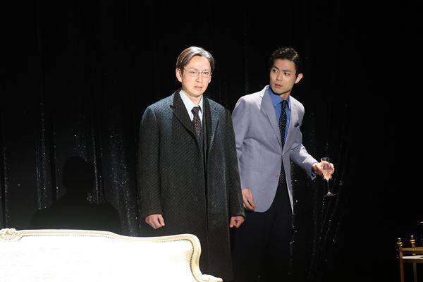 大竹しのぶ主演『ピアフ』が上演200回を達成、中村長三郎＆岩崎宏美がサプライズでお祝い