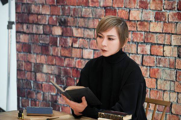 湖月わたると柚希礼音が芝居作品で初共演！ ダンスと語りで綴る『マイ フレンド ジキル』ビジュアル撮影レポート【前篇】