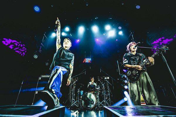 BACK-ON、20年の“青春”を鳴らした夜　Veats Shibuyaを包んだ大合唱と誇り