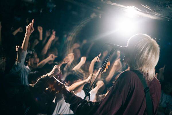 カライドスコープ × May Forth × Reccaが魅せた真っ向勝負の大熱演！ 『3×3×3 Tour』下北沢SHELTERを熱狂レポート