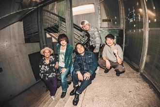 デビュー20周年、一夜限りのライブで響かせた、馬の骨の普遍性といい音楽の破壊【オフィシャルレポ―ト】