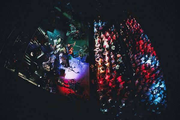 デビュー20周年、一夜限りのライブで響かせた、馬の骨の普遍性といい音楽の破壊【オフィシャルレポ―ト】