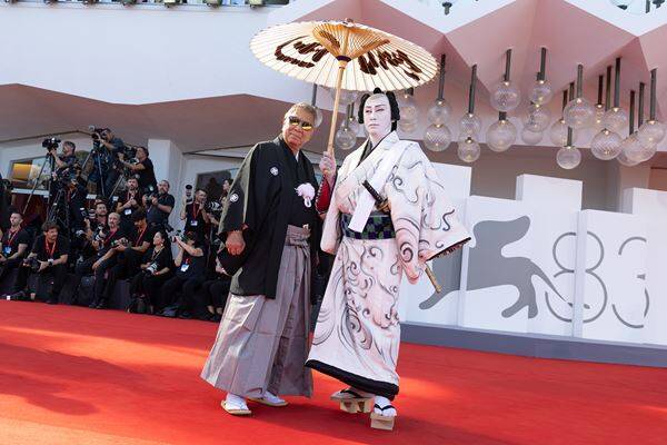 【インタビュー】映画『襲名』團十郎が歌舞伎衣裳でヴェネチア国際映画祭レッドカーペットに登場