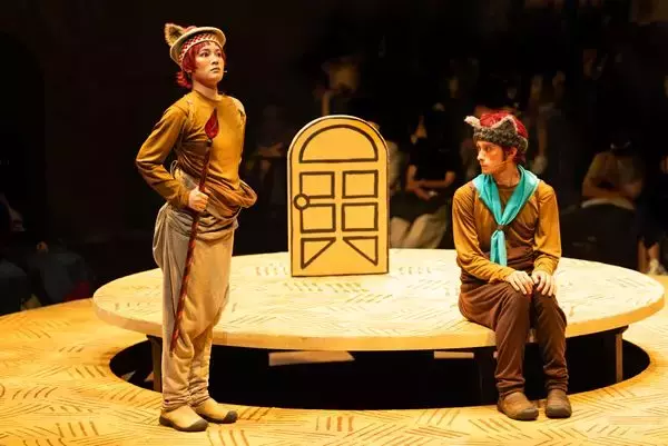 演出・長塚圭史『モグラが三千あつまって』開幕　舞台写真＆コメント到着