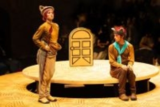 演出・長塚圭史『モグラが三千あつまって』開幕　舞台写真＆コメント到着