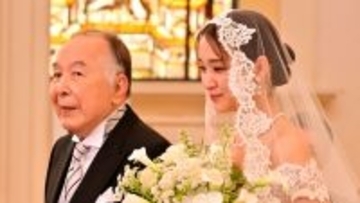 剛力彩芽の花嫁姿も！ 映画『お終活３ 幸春！人生メモリーズ』場面写真10点が公開