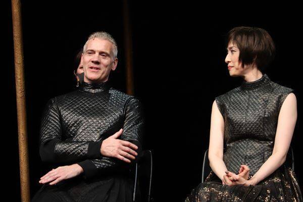 天海祐希が世界的ダンサー、アダム・クーパーと夢の共演「ご褒美です！」新作舞台『レイディマクベス』開幕