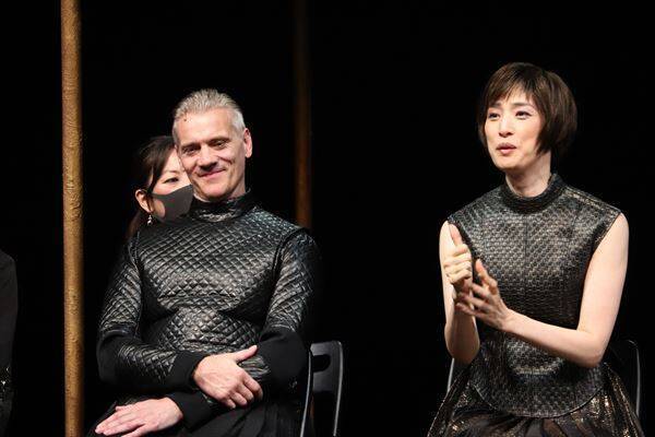 天海祐希が世界的ダンサー、アダム・クーパーと夢の共演「ご褒美です！」新作舞台『レイディマクベス』開幕