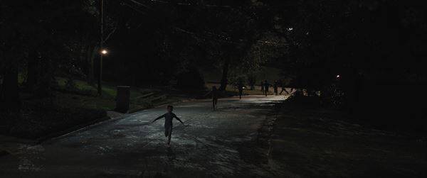 大谷翔平選手所属のLAドジャースの投稿も話題に『WEAPONS／ウェポンズ』社会現象となった姿を捉えた新場面写真公開