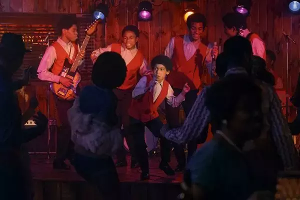 『Michael／マイケル』新たなスポット映像＆劇中を彩る珠玉の全27曲が解禁