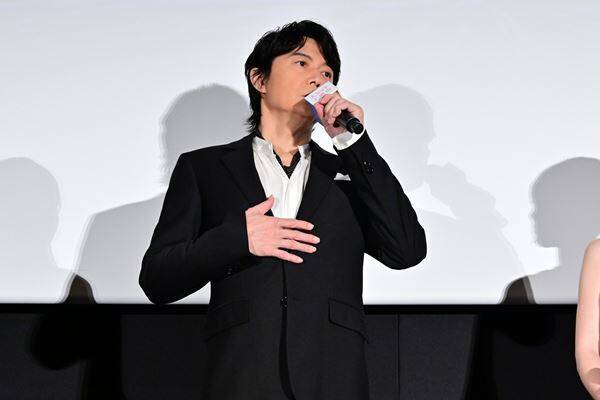 映画『あの星が降る丘で』舞台挨拶に福山雅治がサプライズ登壇！ 福原遥＆出口夏希が大はしゃぎ【レポート】