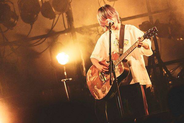 鈴木実貴子ズ、“いばら”の先へ　ソールドアウトの渋谷CLUB QUATTROを熱狂で包んだツアーファイナル【オフィシャルレポート】