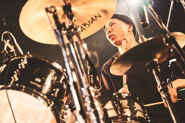鈴木実貴子ズ、“いばら”の先へ　ソールドアウトの渋谷CLUB QUATTROを熱狂で包んだツアーファイナル【オフィシャルレポート】