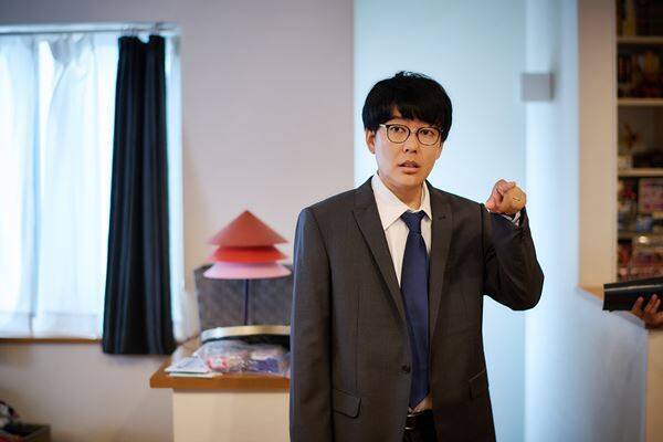 田中麗奈が窓から脱出！ 森崎ウィンの怪しげな姿も　映画『黄金泥棒』場面写真19点を一挙解禁