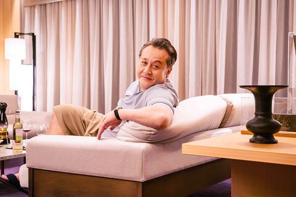 田中麗奈が窓から脱出！ 森崎ウィンの怪しげな姿も　映画『黄金泥棒』場面写真19点を一挙解禁