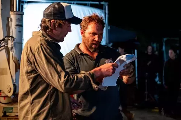 カンヌ史上初のサメ映画！『デンジャラス・アニマルズ 絶望海域』監督から日本愛あふれる動画が到着