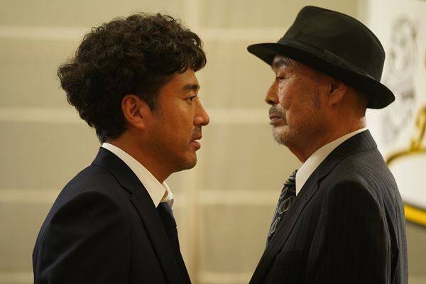 原作者がムロツヨシと宮沢氷魚を描き下ろした『ドラフトキング』スペシャルイラスト公開　新たな場面写真も