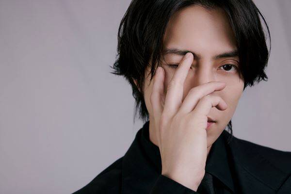山下智久「やっと研修期間が終わった」30年を振り返って語る、ここから始まる新しい自分