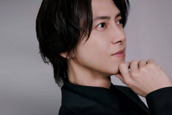 山下智久「やっと研修期間が終わった」30年を振り返って語る、ここから始まる新しい自分