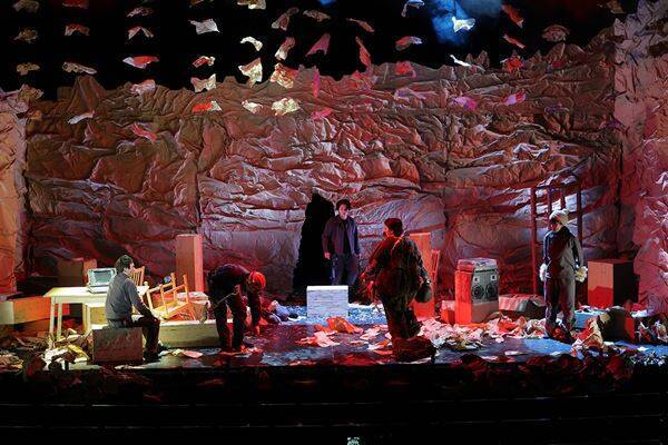 須賀健太、中川大輔らが紡ぐ希望の物語　舞台『1995117546』舞台写真＆開幕コメント到着