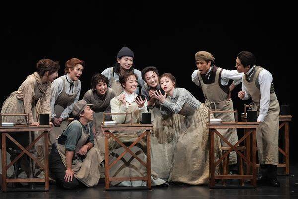 昆夏美×星風まどか、ふたりのマリーが新たな光を放つ　ミュージカル『マリー・キュリー』再演が開幕