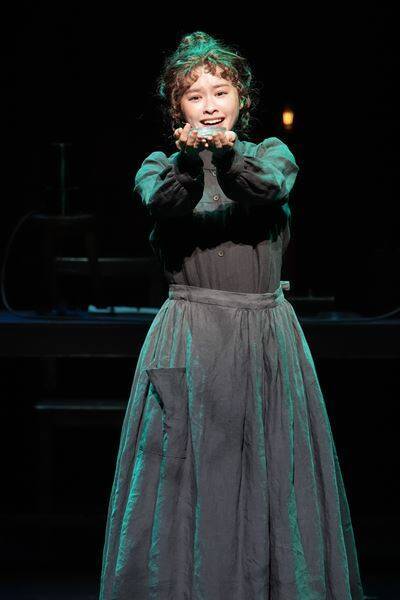 昆夏美×星風まどか、ふたりのマリーが新たな光を放つ　ミュージカル『マリー・キュリー』再演が開幕