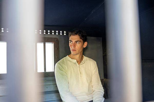 コリン・ファースら豪華競演！ ガイ・リッチーが再解釈する『ヤング シャーロック』Prime Videoで独占配信