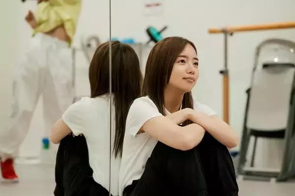 齊藤京子主演『恋愛裁判』アイドル＆ひとりの女性としての姿を捉えた新たな場面写真一挙16点公開