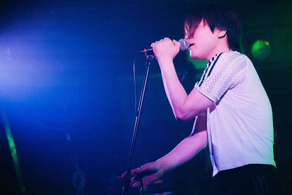 若手アーティストを応援するライブ企画「Grasshopper WEST vol.6」 万博の熱を受け継ぐ大阪で、Barbara、CheChe、QOOPIEの音を響かせた一夜をレポート