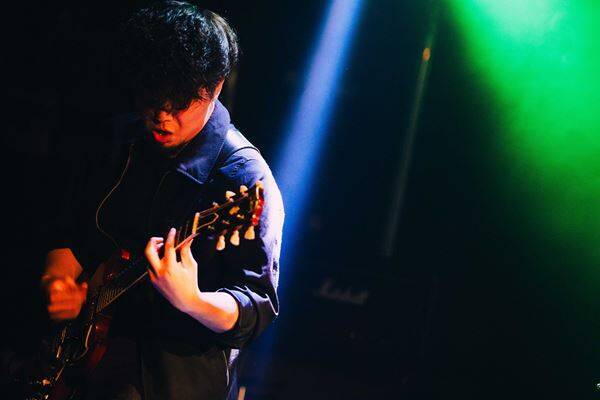 若手アーティストを応援するライブ企画「Grasshopper WEST vol.6」 万博の熱を受け継ぐ大阪で、Barbara、CheChe、QOOPIEの音を響かせた一夜をレポート