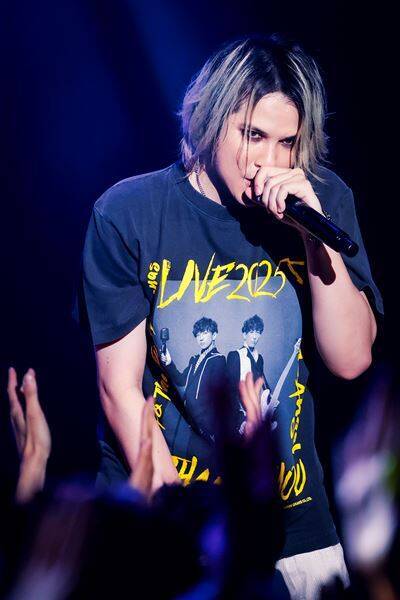 【TETSUYA & Like-an-Angelライヴ特集 PART1】TETSUYA、ヴォーカルとベースの二面性で魅了──音楽人生の全てを見せた〈「TETAUYA BIRTHDAY CELEBRATION」LIVE 2025“THANK YOU”〉 1st＆2ndライヴ全網羅レポート