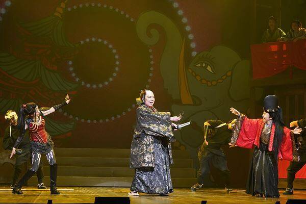 古田新太「小池栄子全部!!をお見逃しなく！」 劇団☆新感線『爆烈忠臣蔵～桜吹雪THUNDERSTRUCK』東京公演が開幕