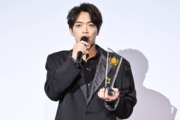 『初恋芸人』先行プレミア試写会舞台挨拶レポート　原嘉孝「ムズムズした感覚を味わう映画」