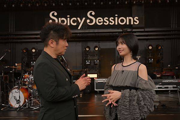 音楽番組『Spicy Sessions』最新回の収録レポート到着！MCの黒沢 薫と中西アルノの濃密なインタビューも公開