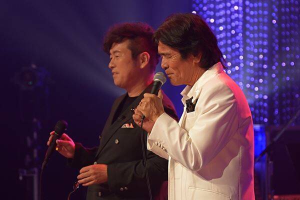 音楽番組『Spicy Sessions』最新回の収録レポート到着！MCの黒沢 薫と中西アルノの濃密なインタビューも公開