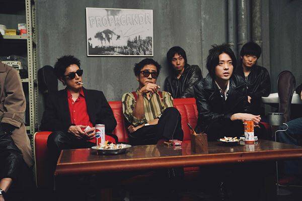 “日本のロックを変えたヤツら”を田口トモロヲ監督が宮藤官九郎脚本で描いたらこうなった！ 『ストリート・キングダム 自分の音を鳴らせ。』──峯田和伸・若葉竜也・吉岡里帆演じる群像劇【おとなの映画ガイド】