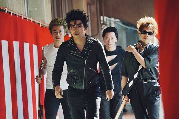 “日本のロックを変えたヤツら”を田口トモロヲ監督が宮藤官九郎脚本で描いたらこうなった！ 『ストリート・キングダム 自分の音を鳴らせ。』──峯田和伸・若葉竜也・吉岡里帆演じる群像劇【おとなの映画ガイド】