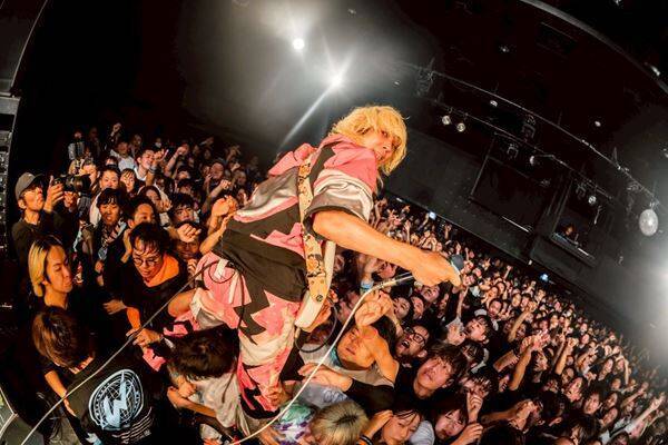 【Wienners 新体制ライブレポート】ついに始動！玉屋2060%が断言する新ボーカルYUURIが放つ圧倒的「フロントパーソン」の輝き！