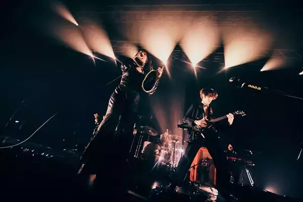 GLIM SPANKY『All the Greatest Buddies Tour 2025-2026』終幕！ラブサイケデリコを迎えたファイナル公演のオフィシャルレポート到着